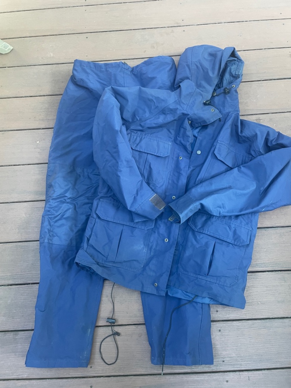 Cabela’s heavy duty rain pants Sz L - excellent condition Navy Blue